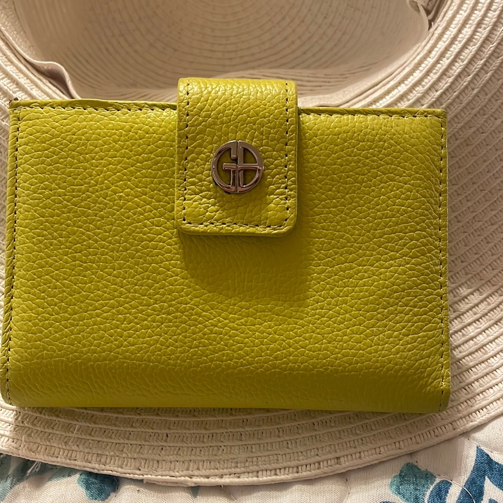 GIANI BERNINI CANARY LIME GREEN WALLET